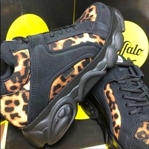 LIKE NEW🤎BUFFALO LONDON💛LEOPARD PLATFORM SNEAKERS / SHOES